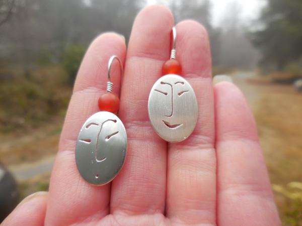 Oval faces in sterling silver with matte carnelian beads LY E 7755