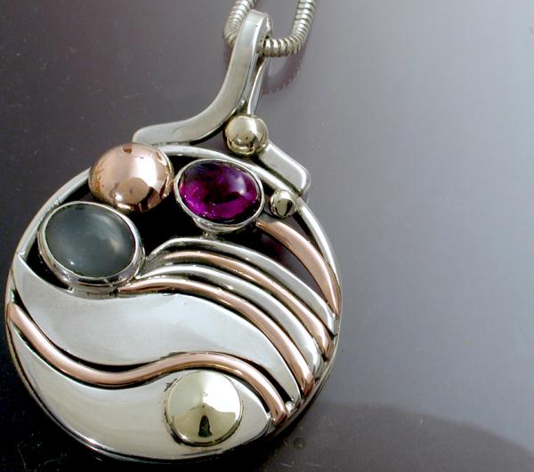 Circle wave Pendant with amethyst & Moonstone