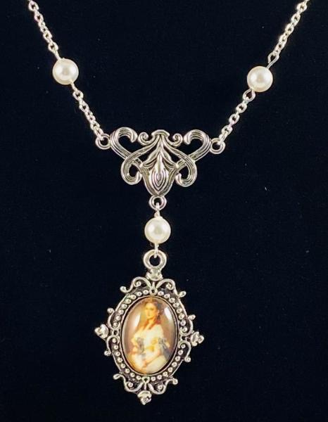 Victorian Lady Cabochon and Pearl Necklace