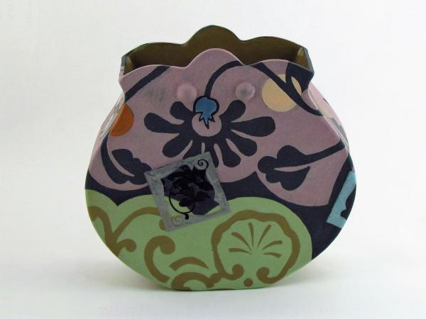 Purple-Green Pouch Vase with Scallop Top