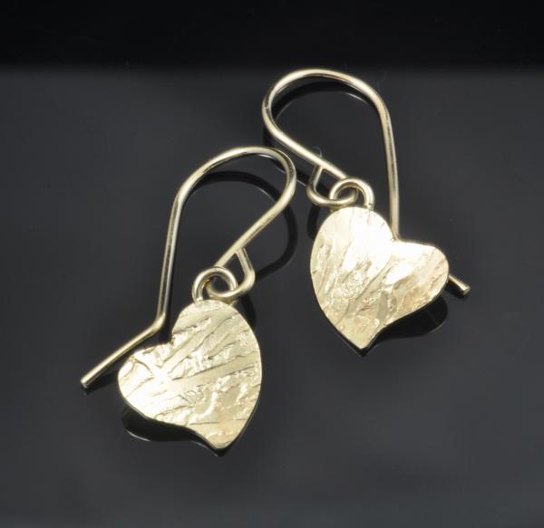 14KY gold small heart earrings, frost pattern picture