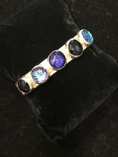 Bracelet - 5 Round Stone Cuff - Variable Blues picture
