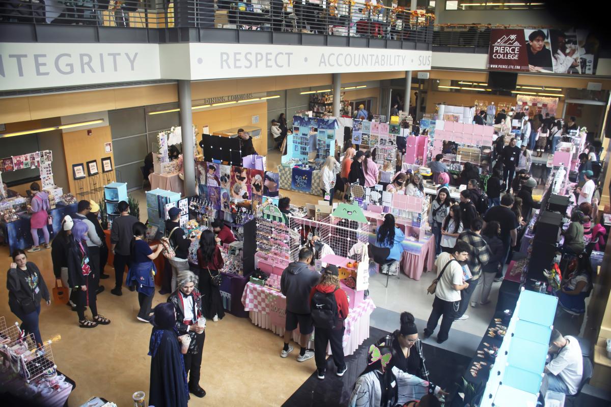 MochiPop Con 2025 Vendor Hall (Photo by:Lucent Designs Media International LLC)