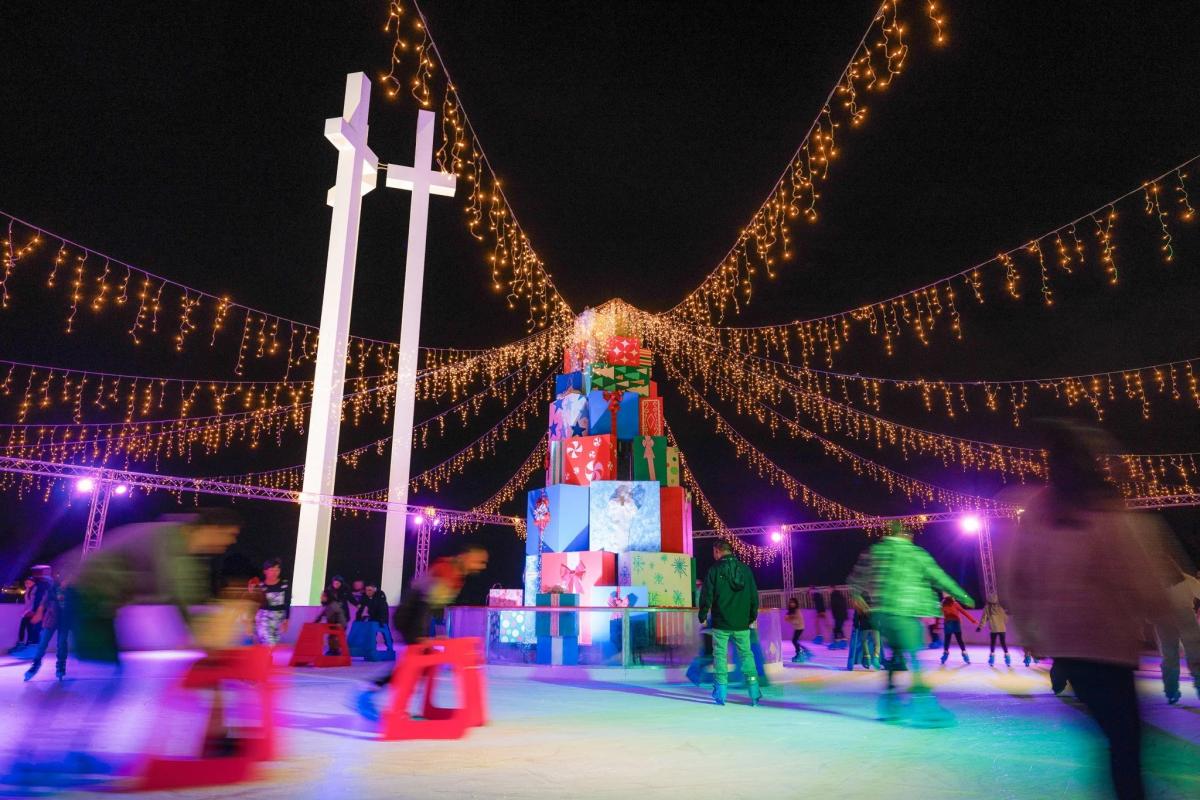 3Crosses Christmas Village