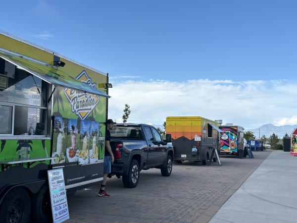 Food Trucks/Trailers/Booths Food Trucks/Trailers/Booths
