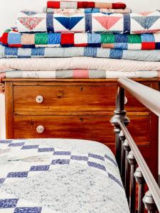 Quilt Artists (Selling Quilts)
