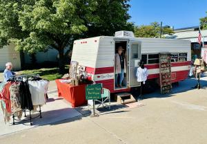Outdoor Vendors & Food Trucks