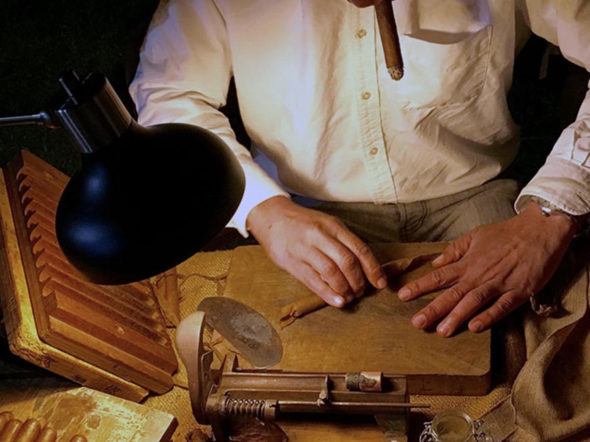 Hand Rolled Cigar cover picture