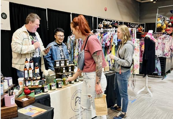 Indoor Exhibitors Indoor Exhibitors