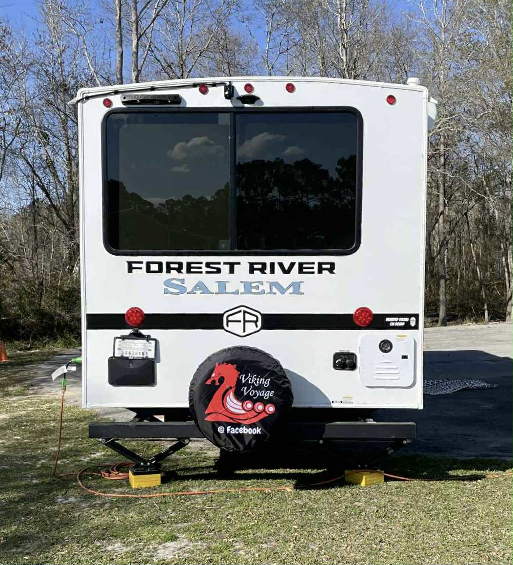 Camping RV Weekend Yule cover picture