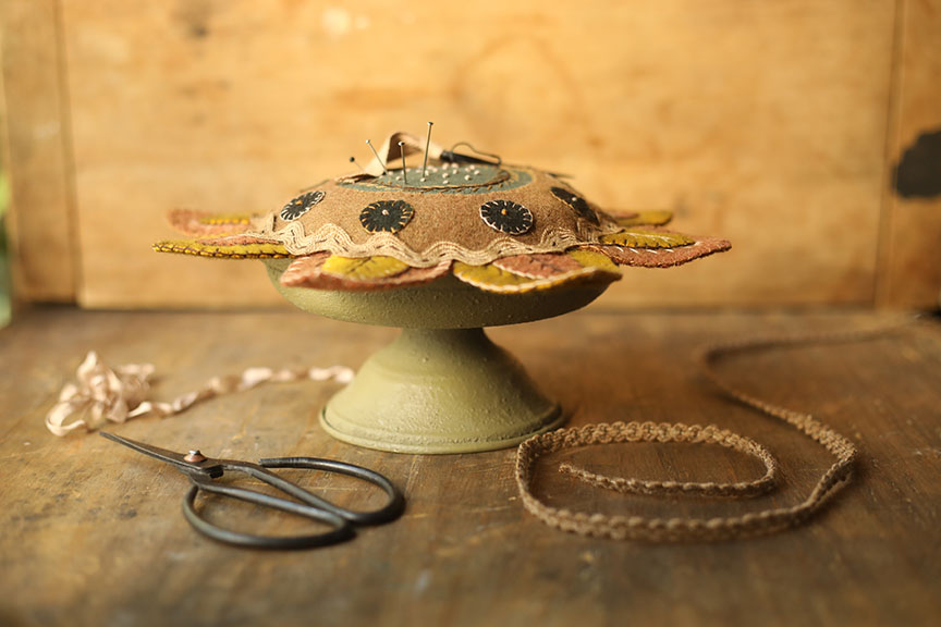 Sunflower Pincushion sideview Workshop w/Rebekah L. Smith