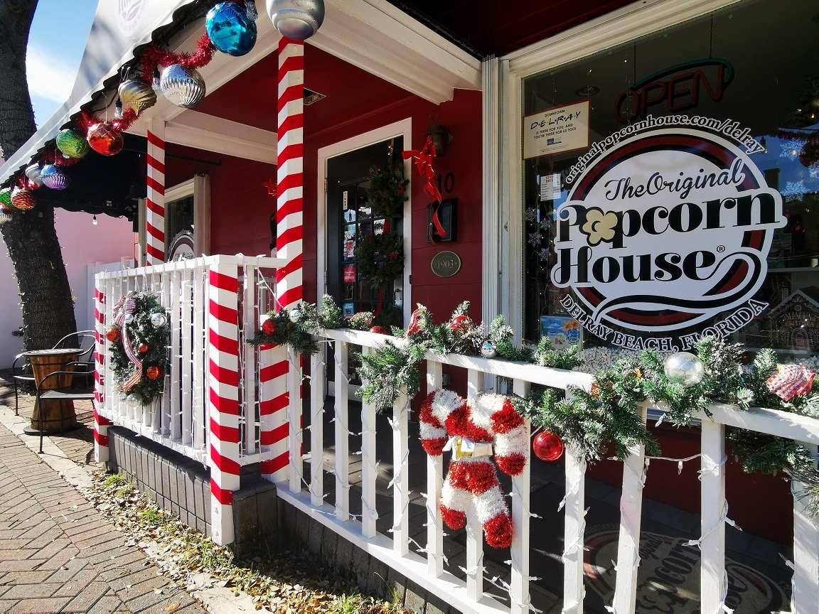 2022 Downtown Delray Holiday Storefront Decor Contest Sign Up!