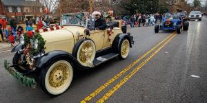 Antique Car Entry
