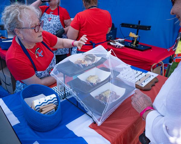 Food & Beverage Vendors (NOT including alcohol)