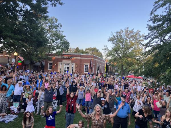 Summer Concert Series Presenting Sponsor &mdash; $10,000