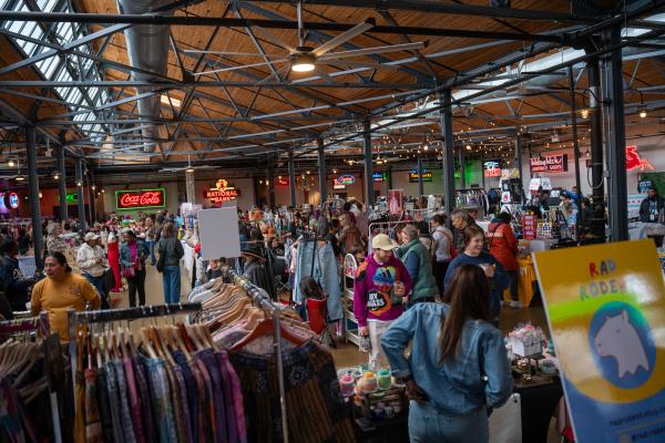 Spring Vintage & Artisan Market in Ravenswood