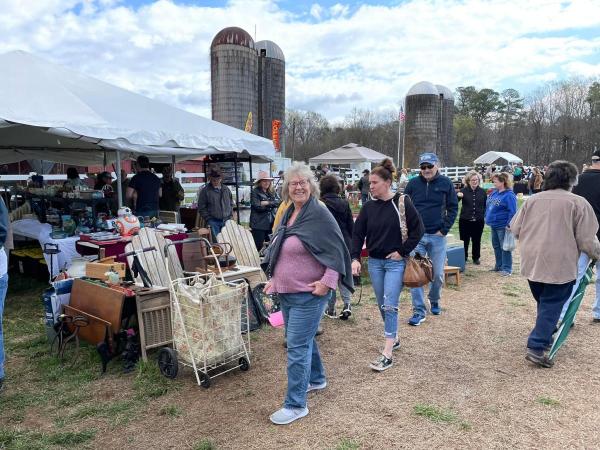 Outdoor Antique Vendor 25' x 25' ($100)