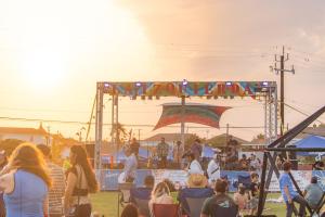 Front Gate Volunteer