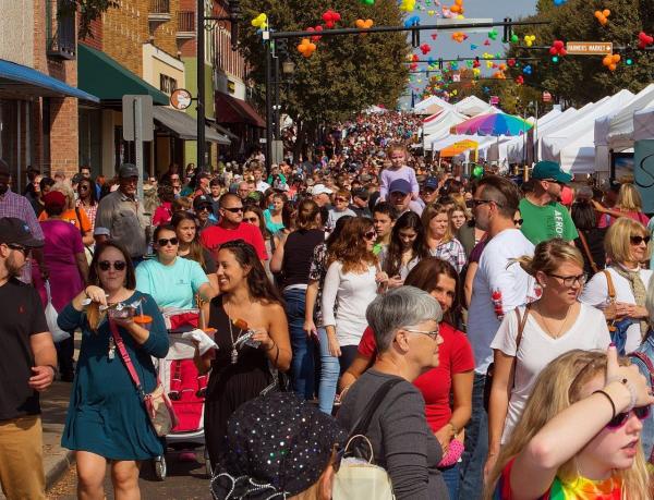 Commercial Arts & Crafts Exhibitor