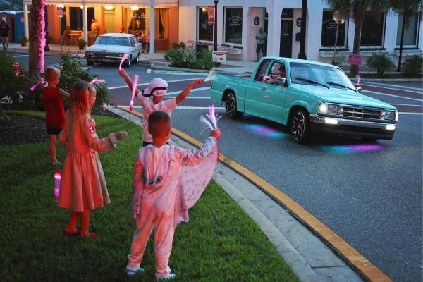 Car & Truck Show + Circle Parade of Lights