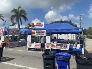 FOOD  EXHIBITOR
