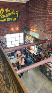 VINTAGE MARKET THE LAUNDRY DINER