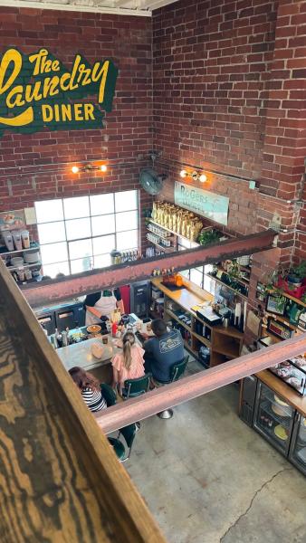 VINTAGE MARKET THE LAUNDRY DINER