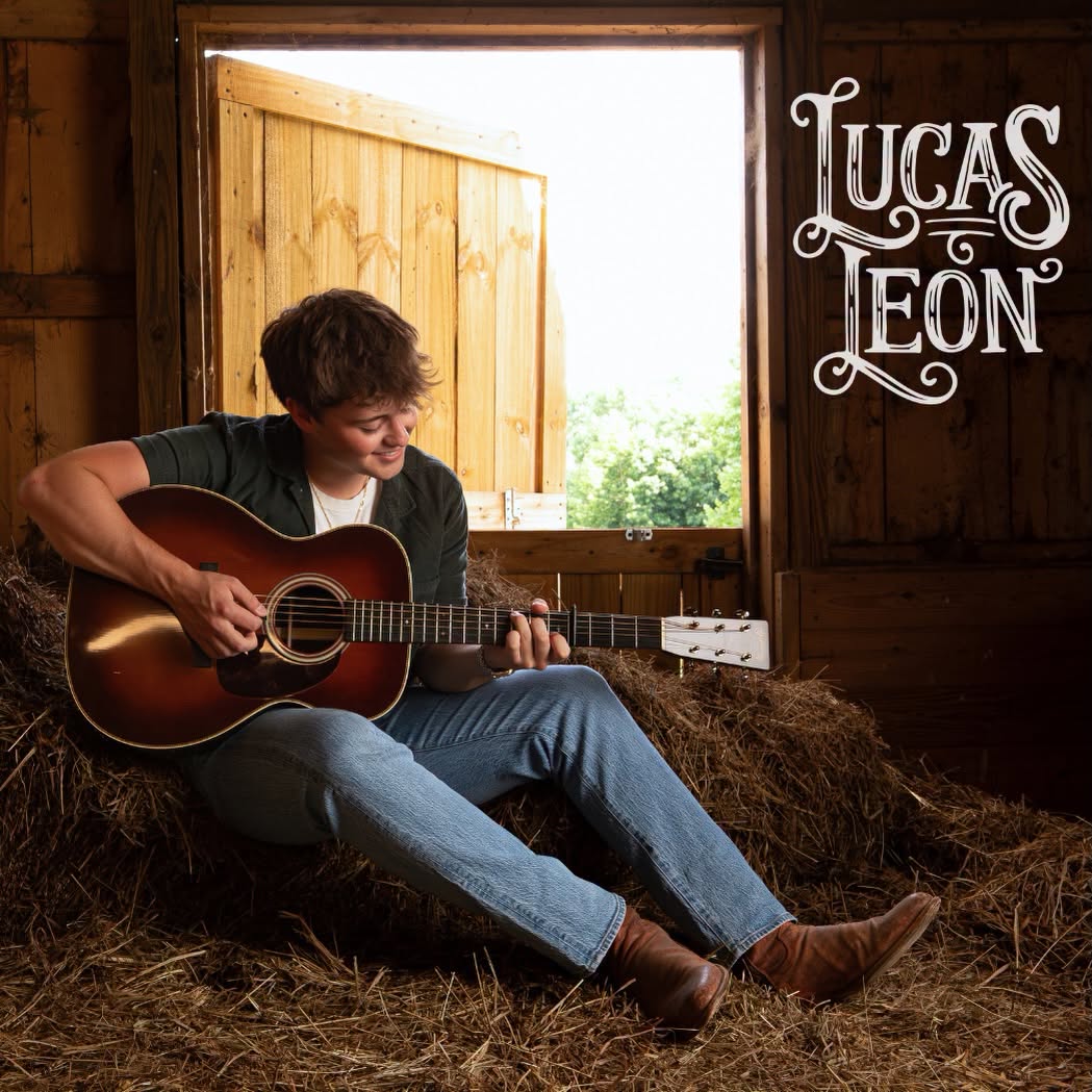 Lucas Leon Live at The Palace