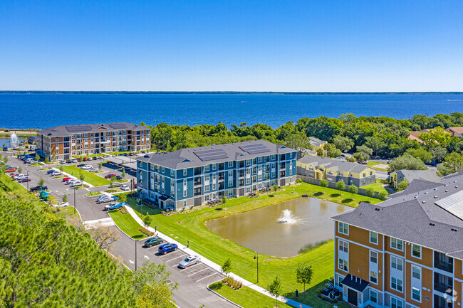 Vue at Lake Monroe (Sanford)