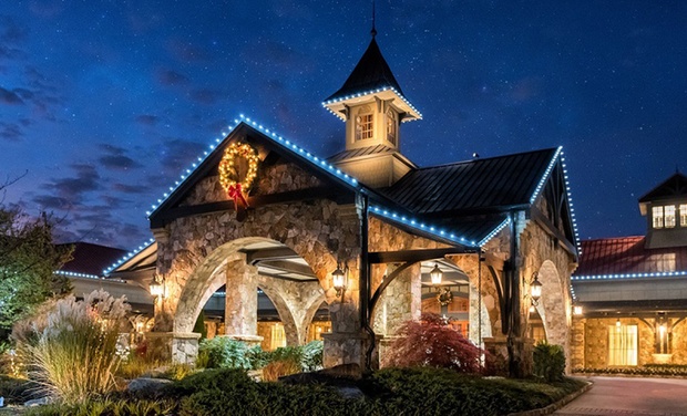 Lanier Islands Holiday Market