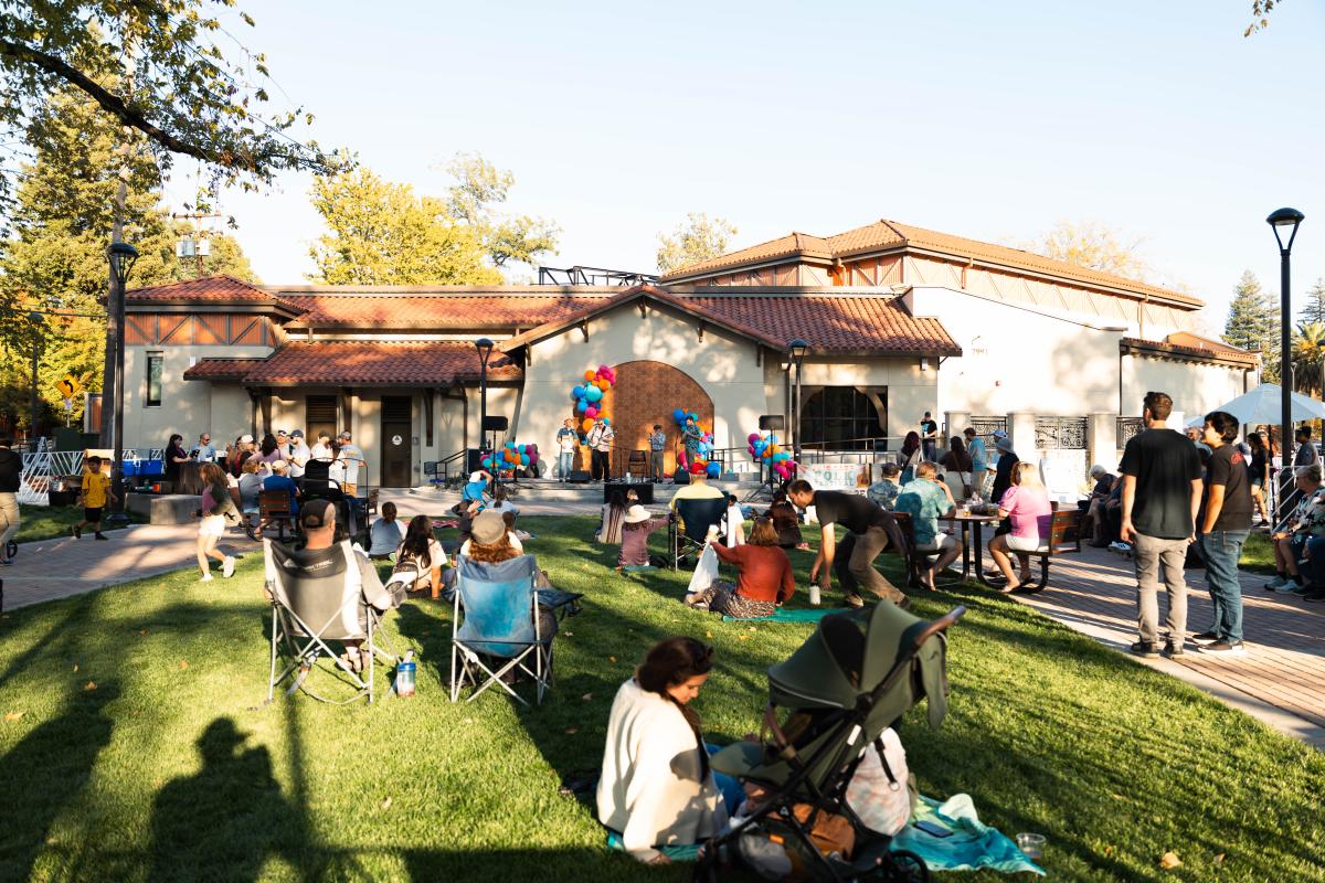 Plaza Stage - Outdoor performance during Folk Fest