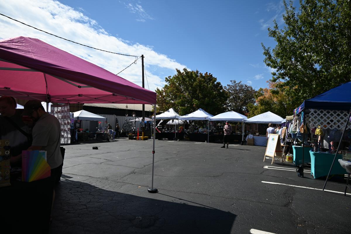 Holiday Art Market @ 6 Bridges Johns Creek cover image