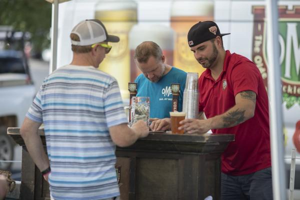 Breweries, Cideries and Wineries Breweries, Cideries and Wineries