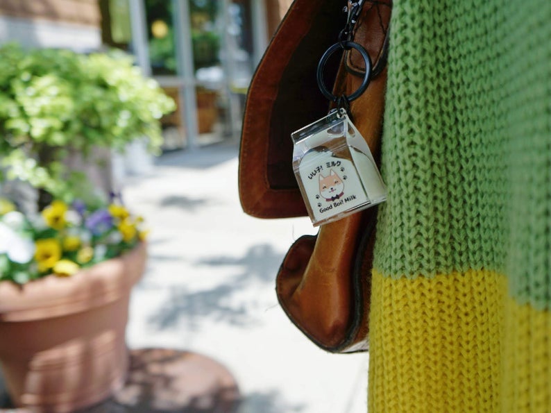 Shiba Inu Good Boi! Milk Keychain picture