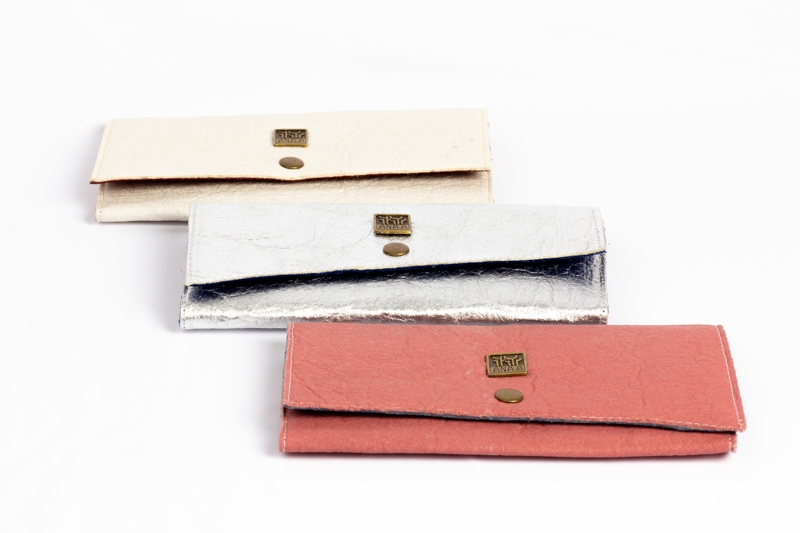Wallet clutch