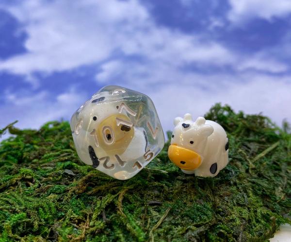 Dairy20- D20 dice with a Cow inside- Single D20 picture