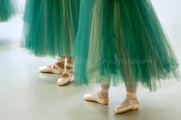 Ballerinas in green tutus