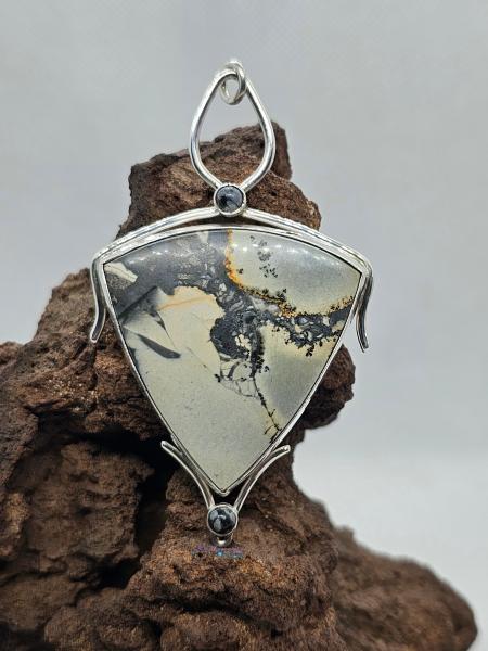 MALIGANO JASPER AND SNOWFLAKE OBSIDIAN PENDANT