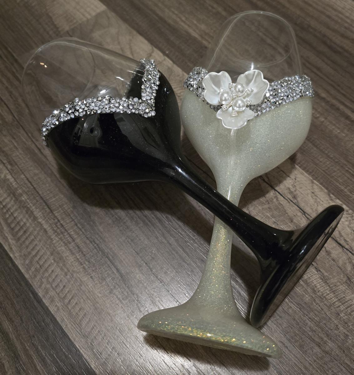 Wine glasses picture