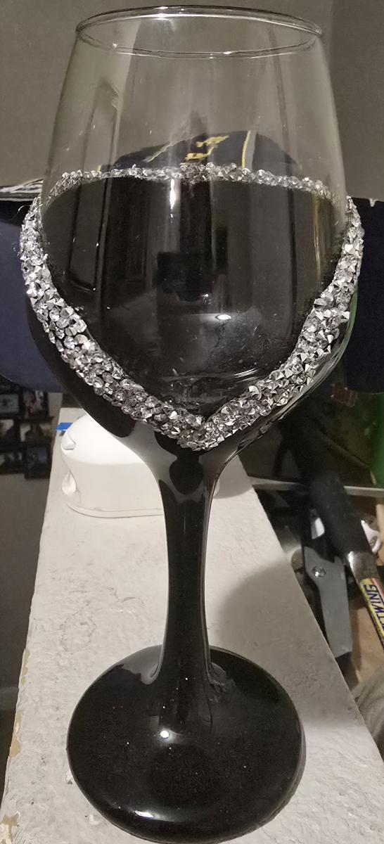 Wine glasses picture