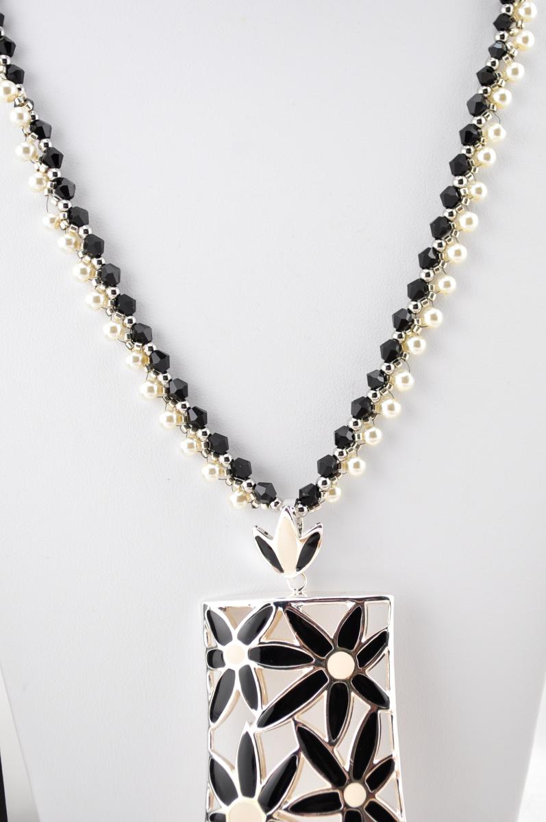 Monochrome Bloom picture