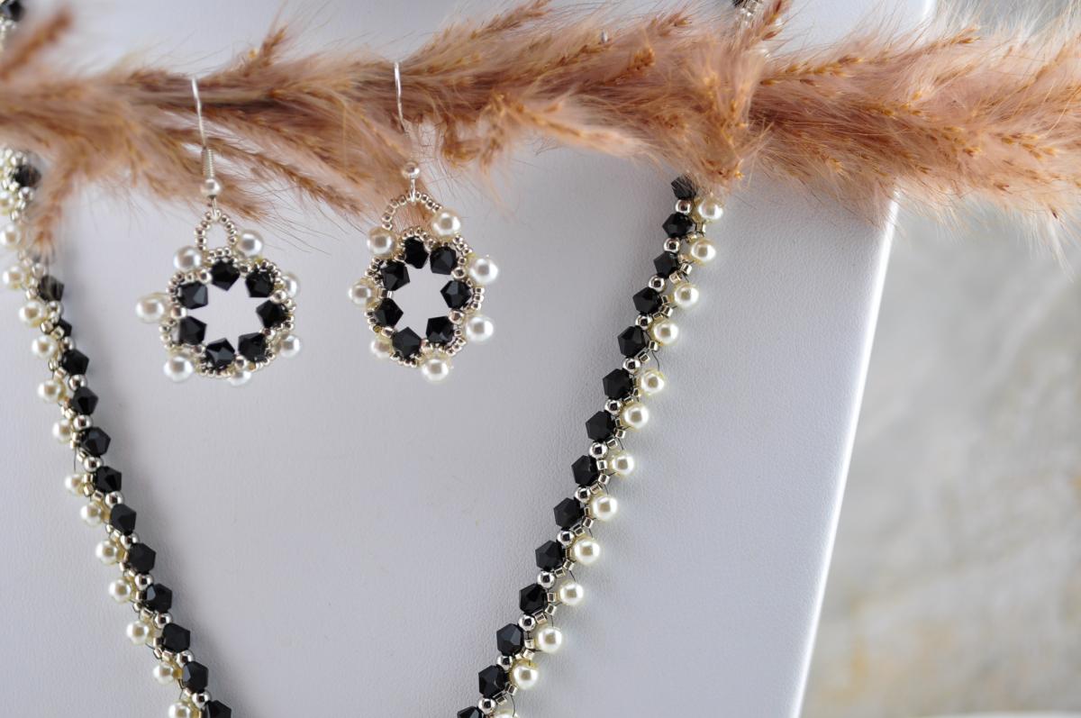 Monochrome Bloom picture