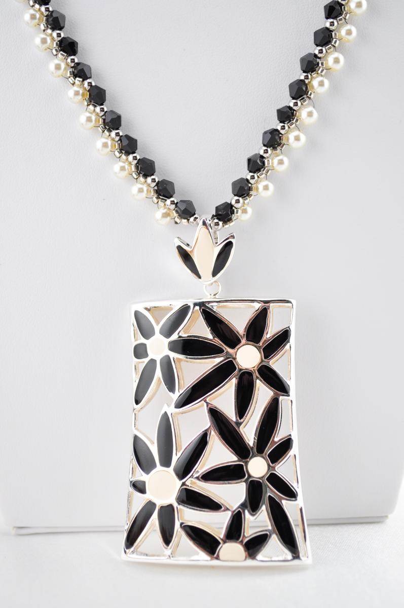 Monochrome Bloom picture