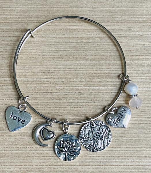 Family Love Women’s Charm Bracelet Hearts picture