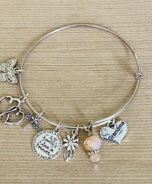 Women’s Grandma Grandmother Family Theme Charm Bracelet picture