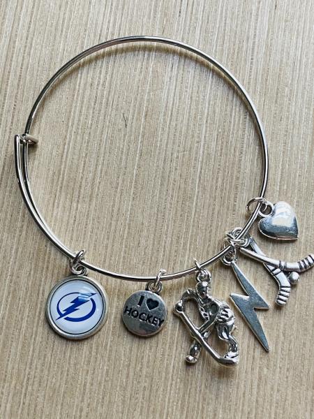 Tampa Bay Lightening Women’s Hockey Charm Bracelet picture