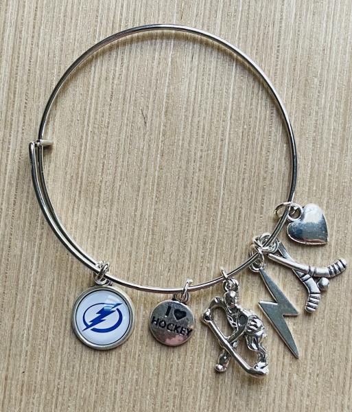 Tampa Bay Lightening Women’s Hockey Charm Bracelet picture