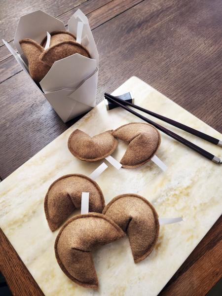 Set of 3 felt fortune cookie shaped cat toys with takeout box | Eco-Fi felt toys for cats | natural catnip essence | handmade gift for cat picture