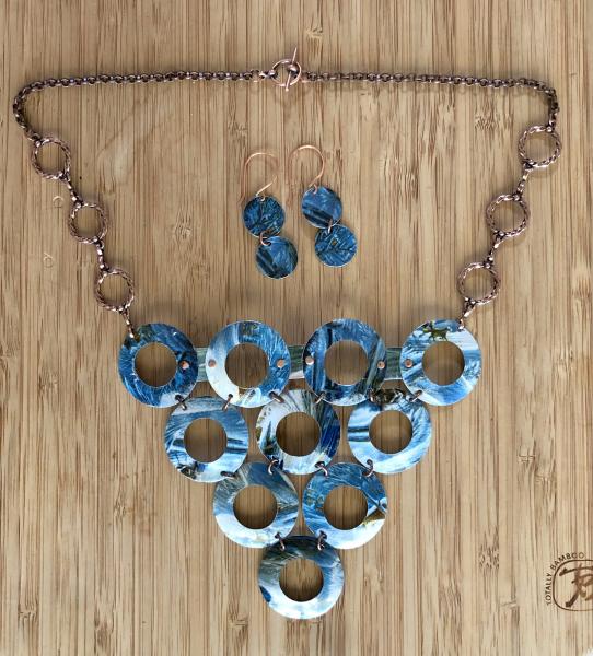 Striking Vintage Tin 'Rich Blue Winter Scene' Inspired 10 Disc Statement Necklace & Earrings Set