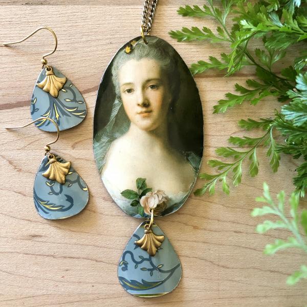Vintage Tin Marie Antoinette Inspired Rococo Lady Long Statement Necklace Set